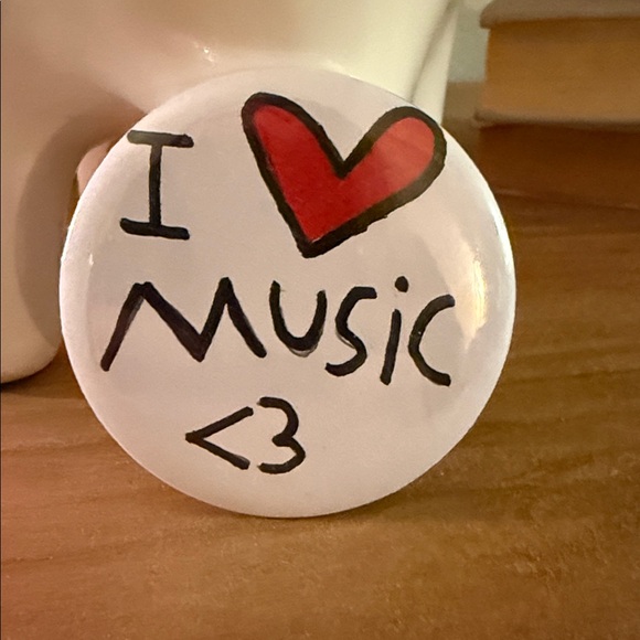 I Love Music pin - Picture 4 of 4